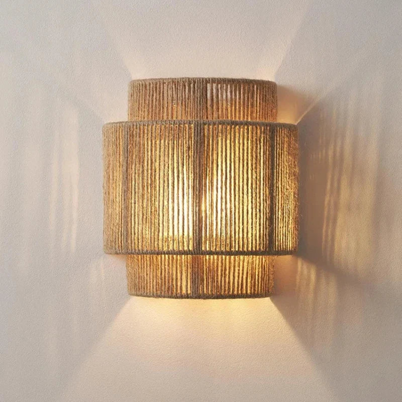 RattanGlow | Handgeflochtene Rattan-Wandleuchte