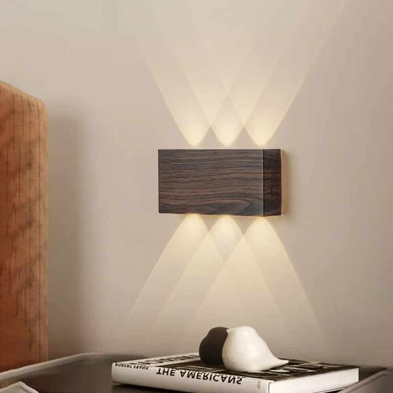 LumiBlock Wiederaufladbare Wandleuchte | Minimalistisches Design in Holzoptik